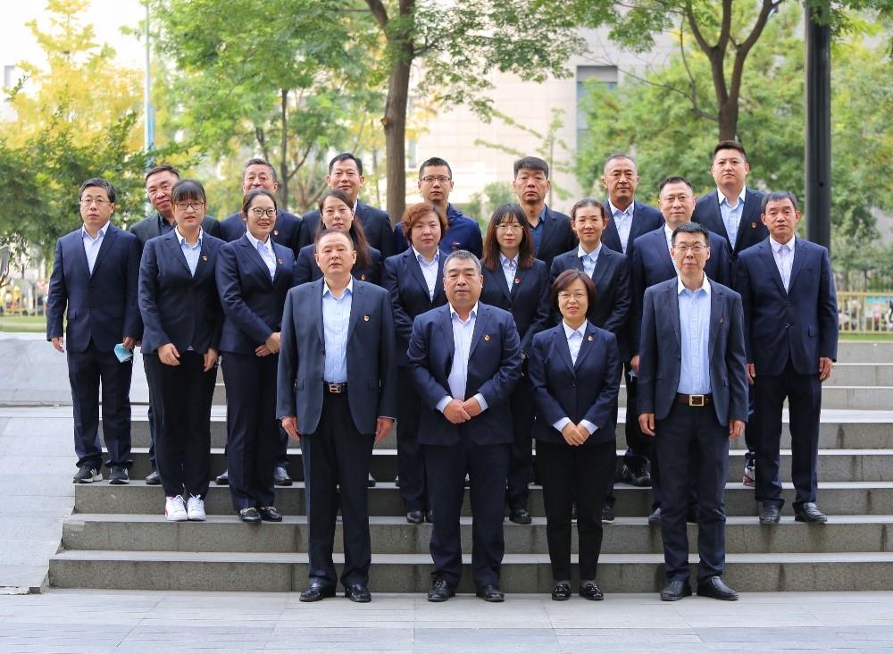 多元团队凝合力，同舟共济扬帆起